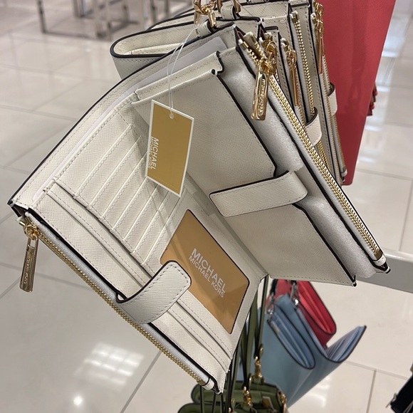 MICHAEL KORS LARGE DOUBLE ZIP WRISTLET WALLET PHONE CASE CLUTCH 
Optic White - Picture 3 of 16